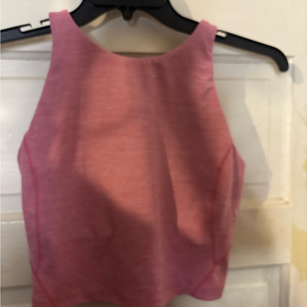 Lululemon Align high neck Tank
Heathered pink - Size 8